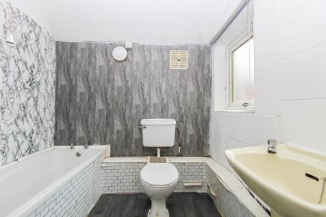 BATHROOM/W.C.
