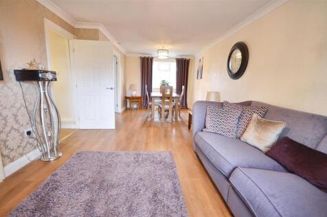 Lounge / Dining Room