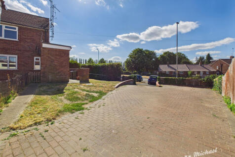CAM03852G0-PR0743-STILL012
