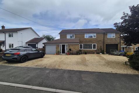 5 Bedroom Detached House for Sale