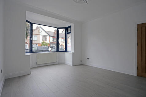 Brancaster Road, Newbury Park, Ilford, Redbridge photo 3