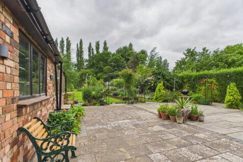 CAM03674G0-PR0527-STILL006