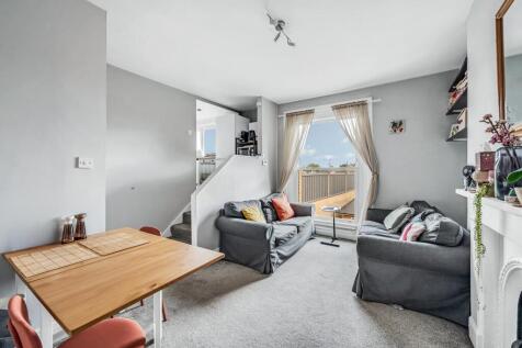 Flat 2, 401 Chiswick High Road-3.jpg