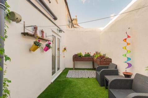 H4P0RCSN - Courtyard C.jpg