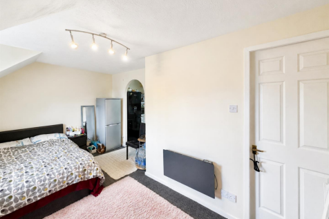 Thackeray Lodge, Bedfont, TW14 photo 3