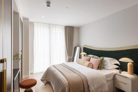 vb5501064_Triptych_1_07_001_3200x2134-2560x1440.jp