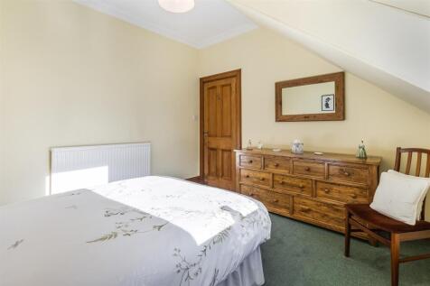 4 bed, 2 bath Detached in Glasgow - Photo 30