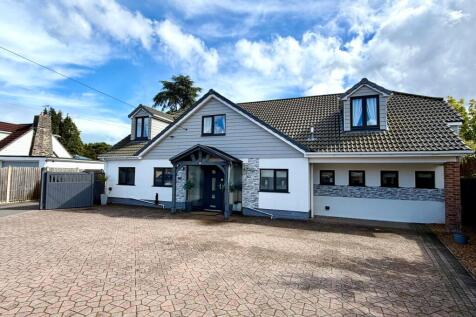 5 Bedroom Chalet Bungalow