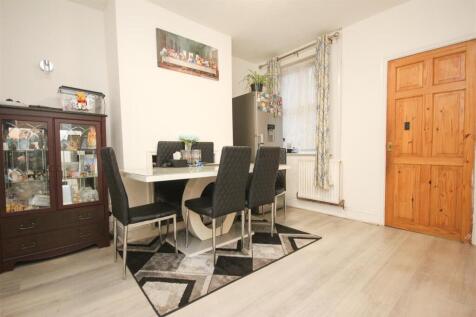 dineing room.JPG