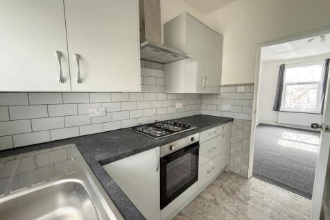 First Floor 2-bedroom Flat in Manor Park