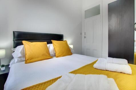 33 Grantham - bedroom 3a.jpg