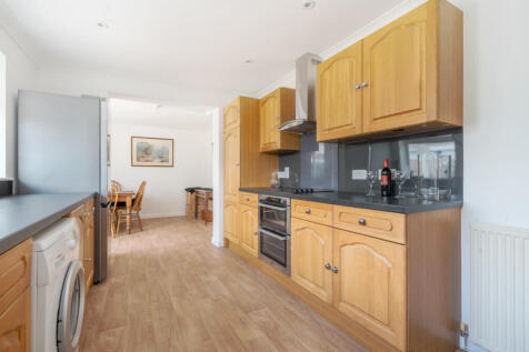 1331019-8-68928be...