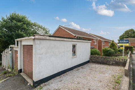 Garage/Parking Space