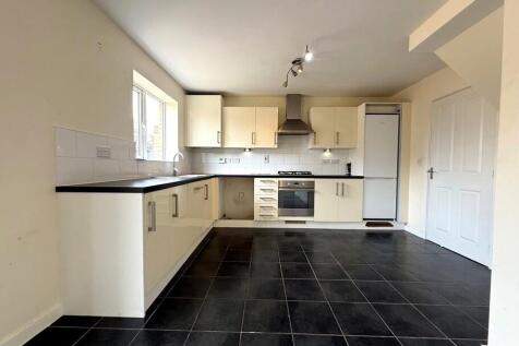 Woolpack Grange, Oakridge Park photo 3
