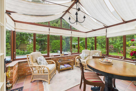 CAM02909G0-PR0428-STILL011