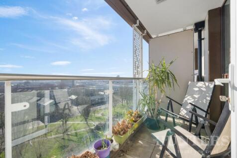 Flat 33, Coppermill Heights N17 9FG-8.jpg