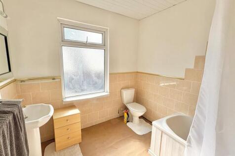 Bathroom.jpg