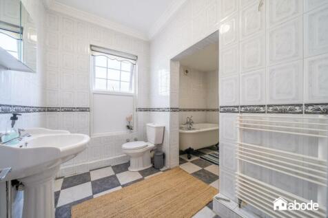 44 Brooke Road West (10 of 24).jpg