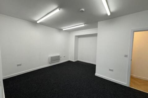 Retail Property (high street) to rent Image 3