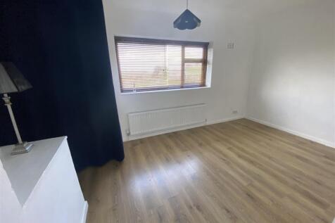 Martock Avenue, Westcliff-On-Sea photo 5