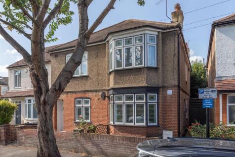 Northbank Road, E17