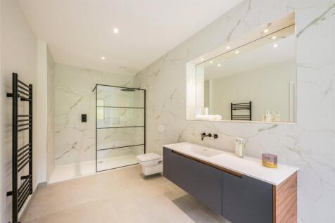 En Suite Bathroom