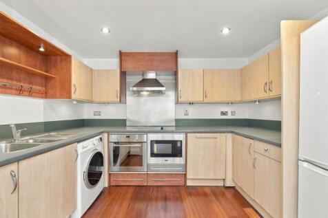 Smugglers Way, London, SW18 photo 3