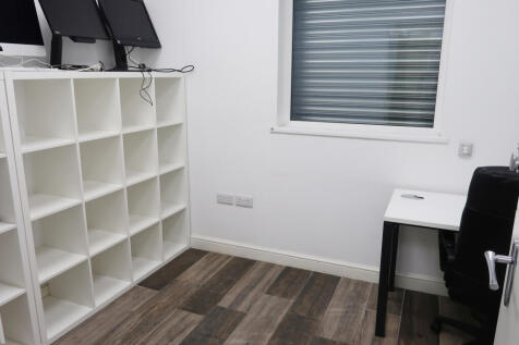 Commercial Property to rent Image 10