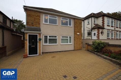 2-bed flat on Austral Drive, Hornchurch, RM11, £1,700/mo