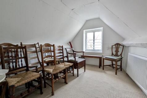 ATTIC ROOM ONE/BEDROOM FIVE