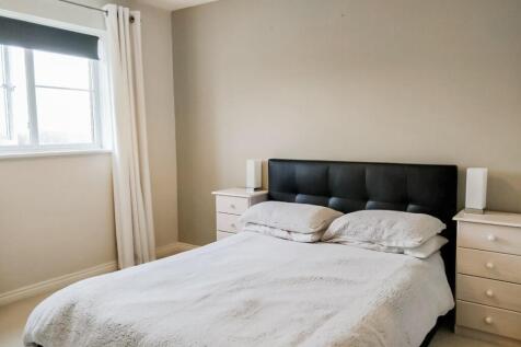 Master Bedroom.JPG