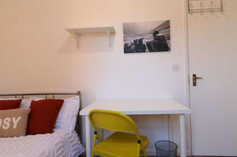 London Road photo 3