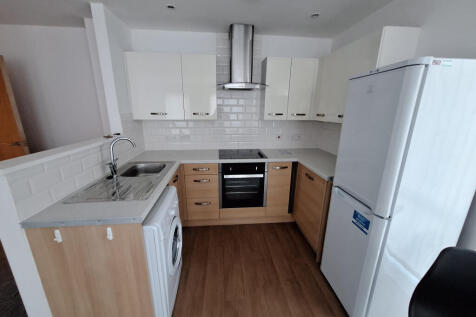 Groves Avenue, Salford photo 4
