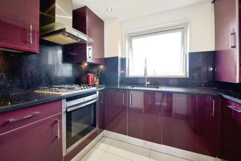 London, N13 - property photo