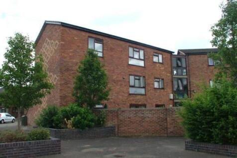 Well-maintained three-storey brick apartment bu...