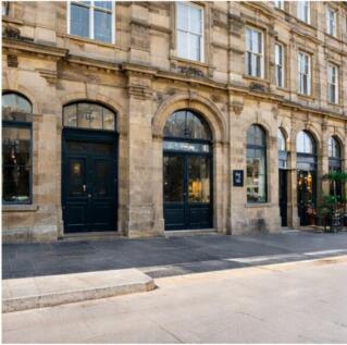 Stunning historic stone building in prime local...