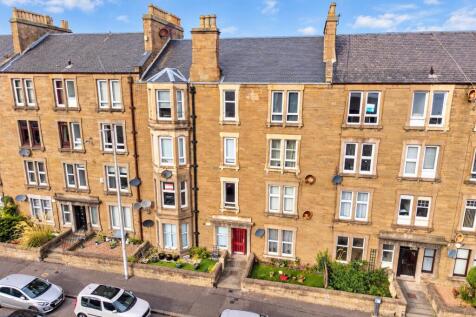 1R 137 Clepington Road Dundee-2.jpg
