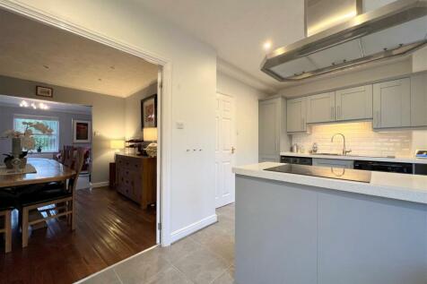 Kitchen Dining-001.jpg