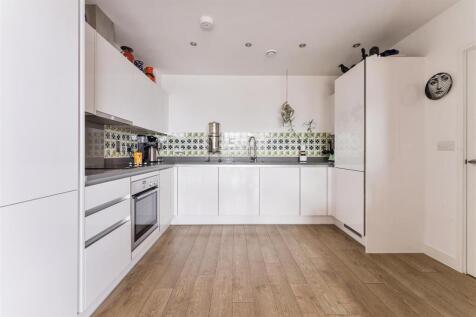 +Hargreaves Court, E3