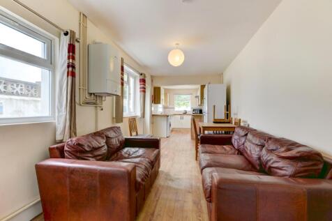 62 Brading Road Lounge Area (2)