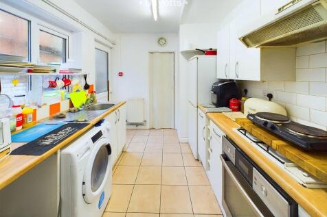 Flat 1 Kitchen