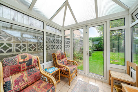 1366031-12-68e8fa...