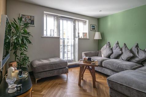 Loune/Kitchen/Dining