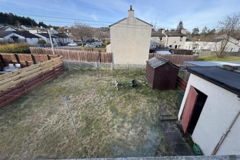 REAR GARDEN USE.JPG