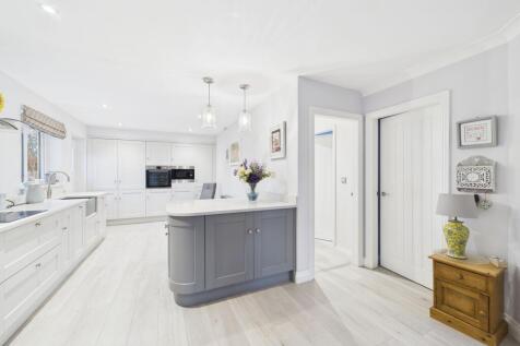 OPEN PLAN KITCHEN/DINER