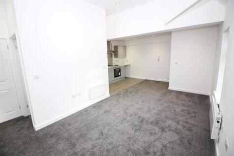 Apt 4 72 Brookhill Street - Lng1.JPG