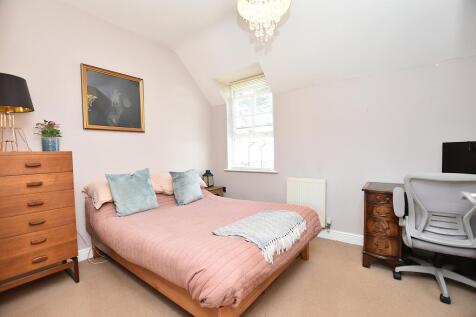 14 St Giles House, Rhosnesni Lane, Wrexham LL127NJ photo 4