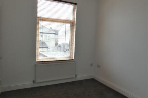 Moorcroft Drive, BD4 photo 5