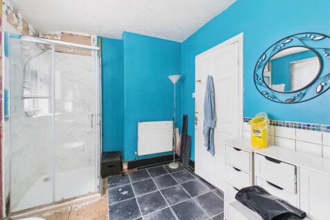 CAM03844G0-PR0398-STILL023.jpg