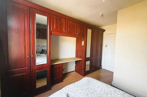 Room, Percy Road N12 photo 5